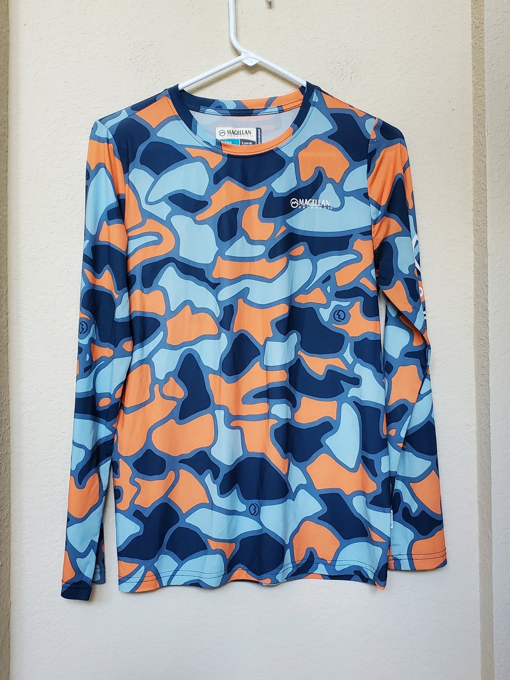 Magellan Outdoors Kids' Long Sleeve Camo Rashguard.  Size Large (14-16)